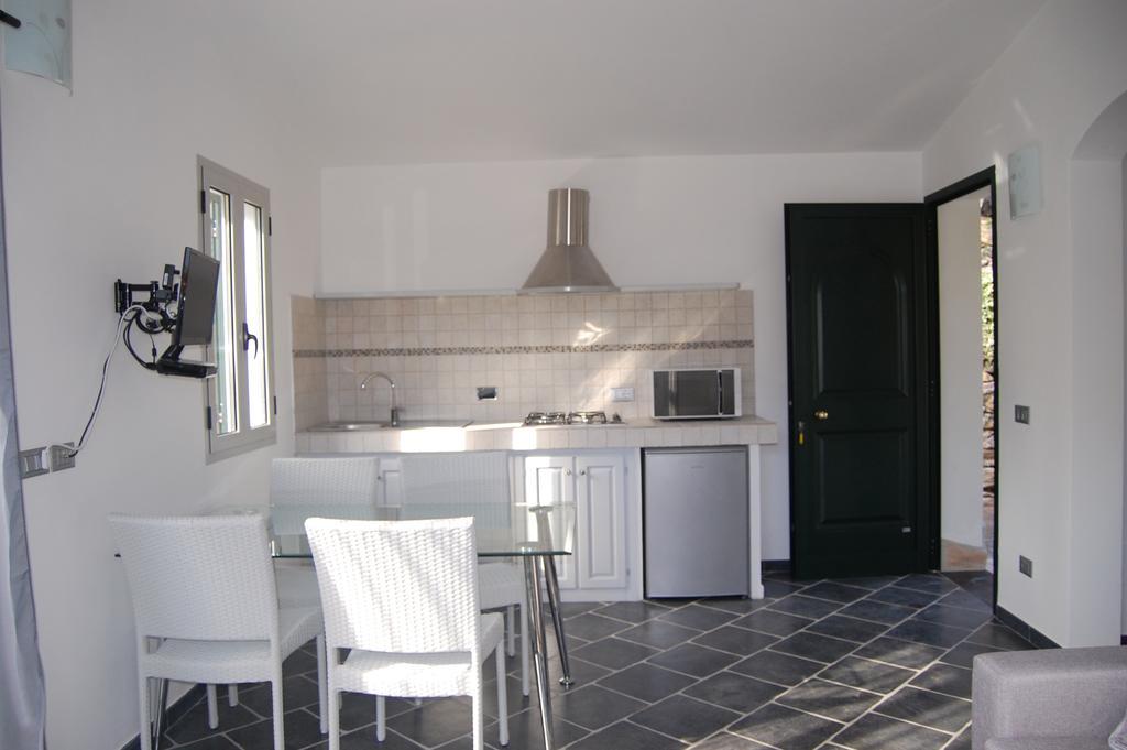 Casa Vacanze Gli Ulivi Borgomaro Cameră foto
