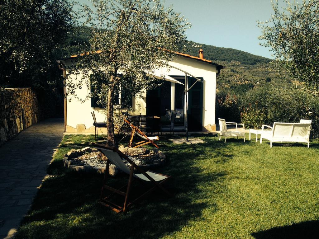 Casa Vacanze Gli Ulivi Borgomaro Cameră foto