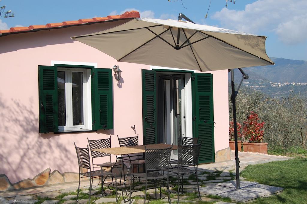 Casa Vacanze Gli Ulivi Borgomaro Cameră foto